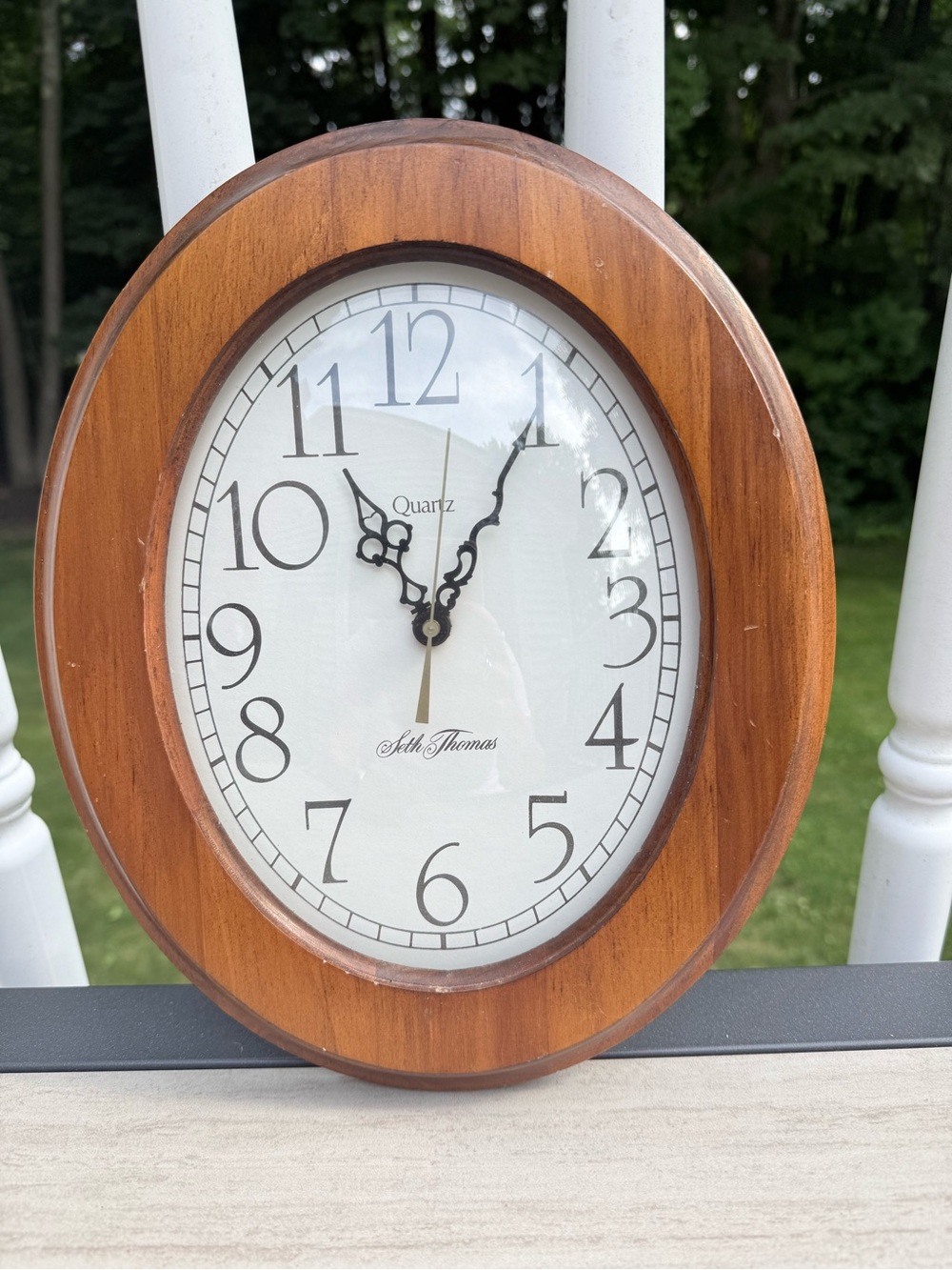 Vintage  Seth Thomas "Pamela" wall clock, specifically model 2433-000.